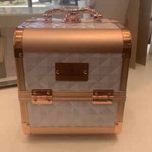 Impressions Caboodle